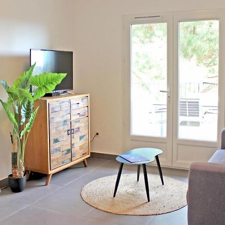 Select'Sohome - La Fossette - Appartement Pour 4 Personnes Avec Terrasse Et Vue Mer ! - Fos-04 Le Lavandou Esterno foto