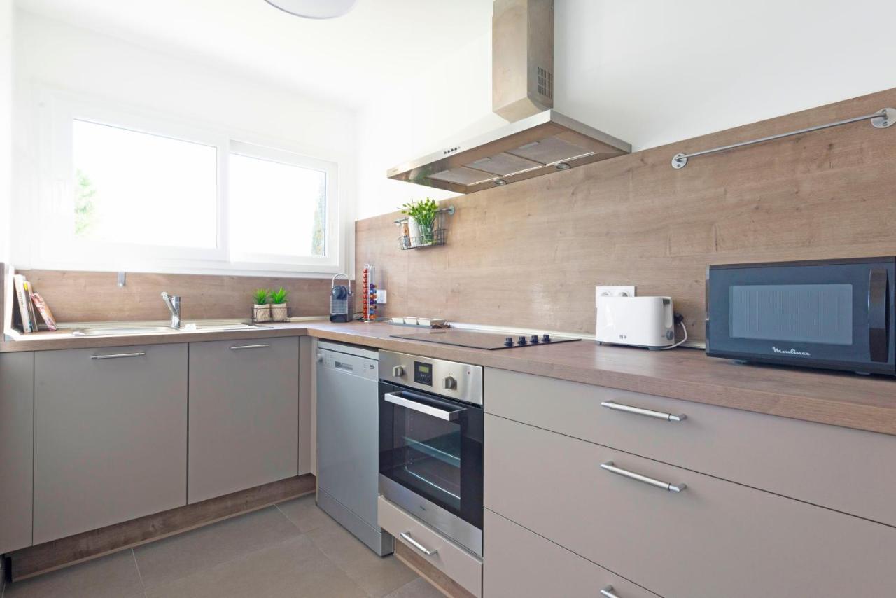 Select'Sohome - La Fossette - Appartement Pour 4 Personnes Avec Terrasse Et Vue Mer ! - Fos-04 Le Lavandou Esterno foto