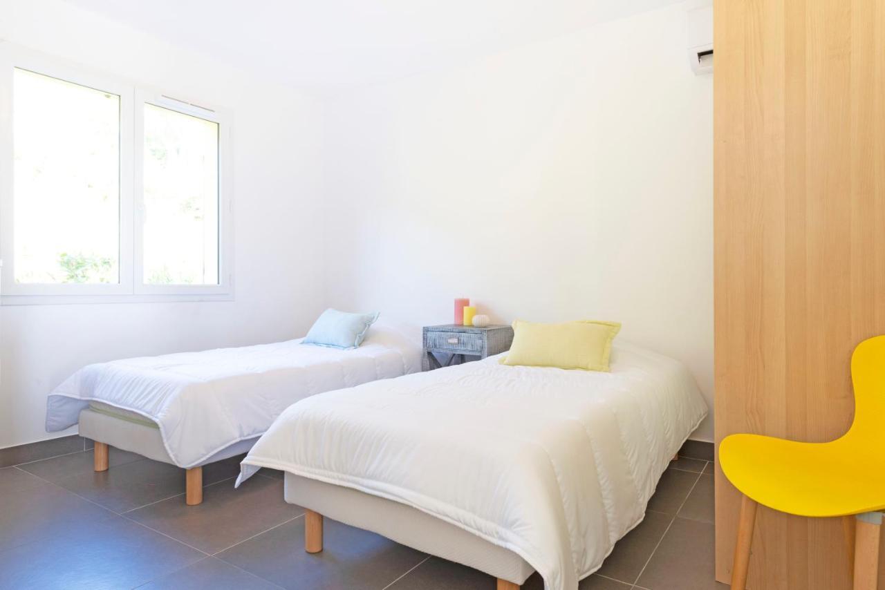 Select'Sohome - La Fossette - Appartement Pour 4 Personnes Avec Terrasse Et Vue Mer ! - Fos-04 Le Lavandou Esterno foto